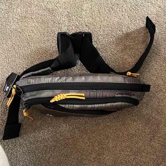 Volcom fanny pack - Picture 4 of 5